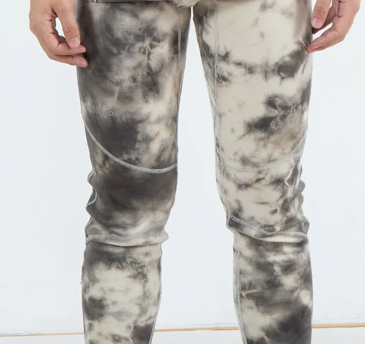 Outdoor Thermal Base Layer Set with Mottled Pattern and Contoured Leg Panels